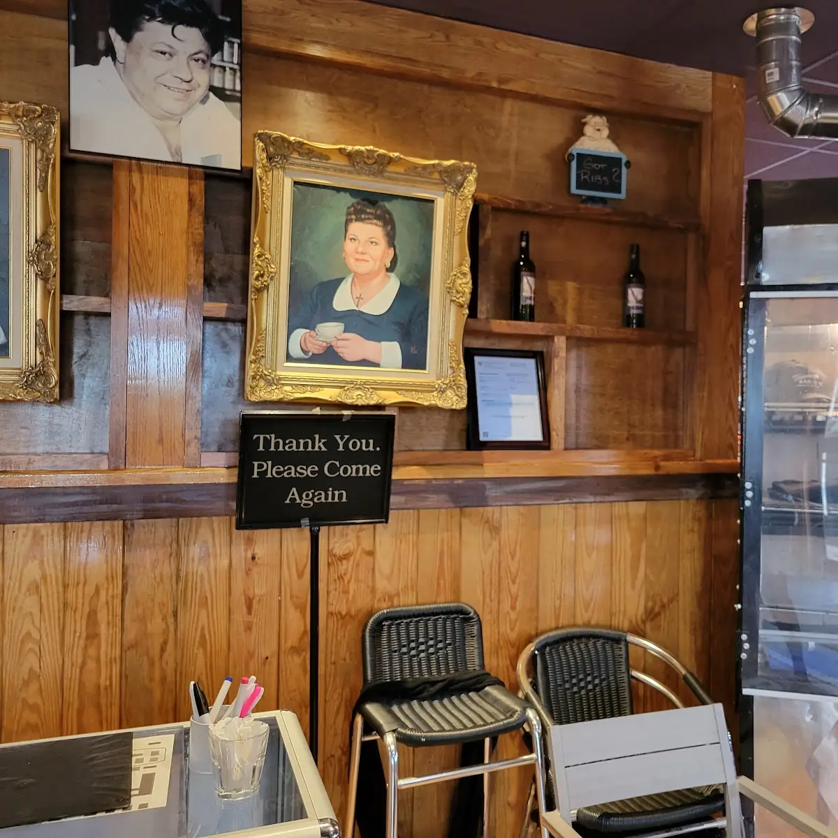 Vibe, Tommy's Bar-B-Q