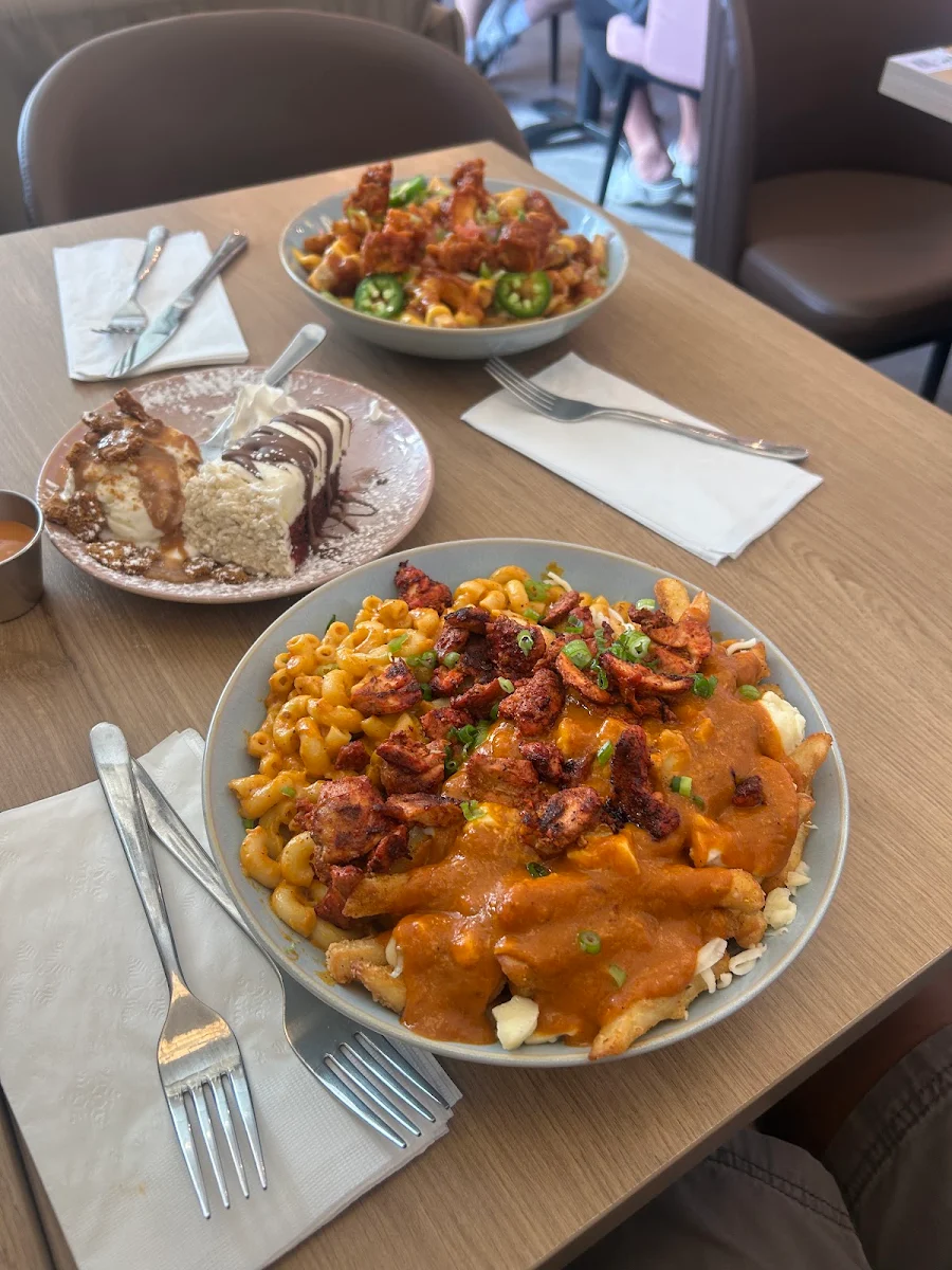 Food & drink, Holy Shakes Café. Dessert. Eatery.