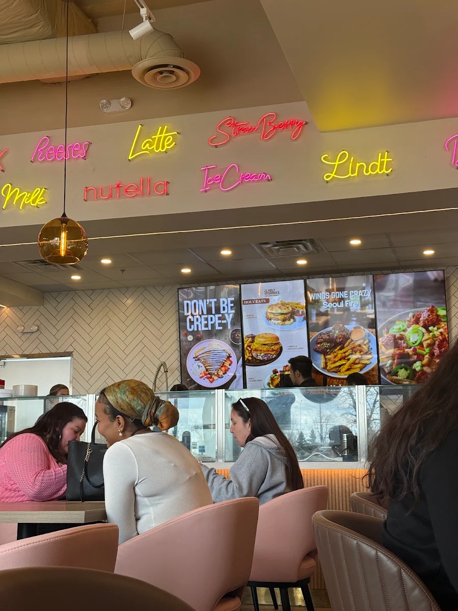 Vibe, Holy Shakes Café. Dessert. Eatery.