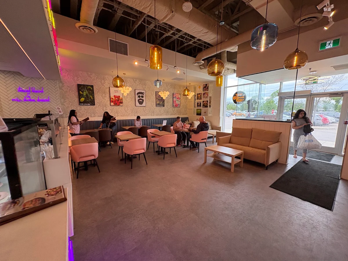 Vibe, Holy Shakes Café. Dessert. Eatery.