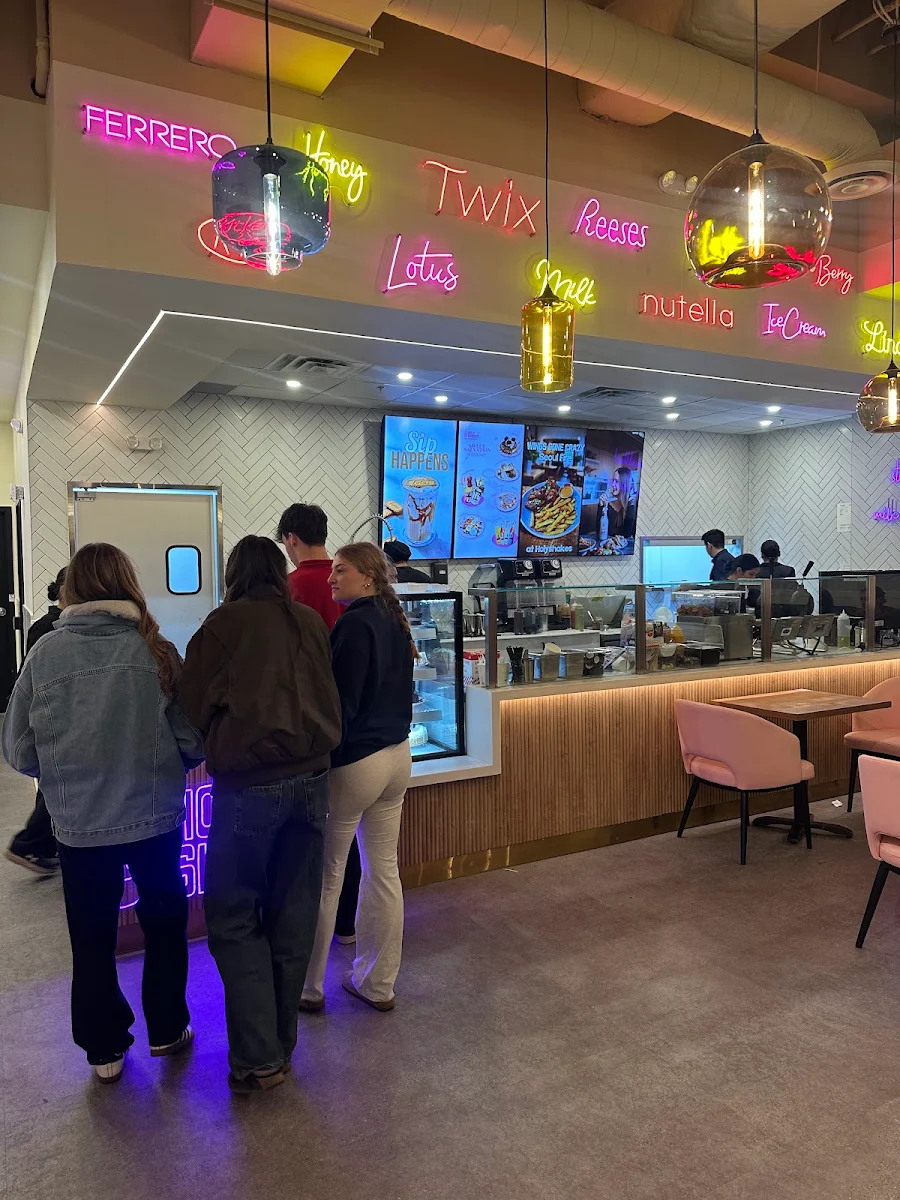 Vibe, Holy Shakes Café. Dessert. Eatery.