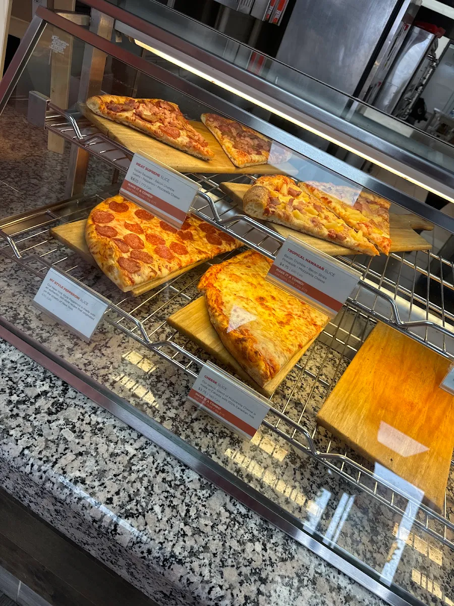 Menu, Pizza Pizza