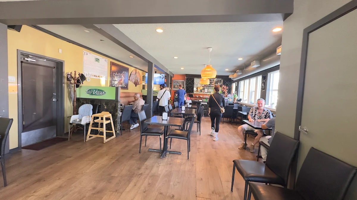 Vibe, Pho Vuong Restaurant - Duncan