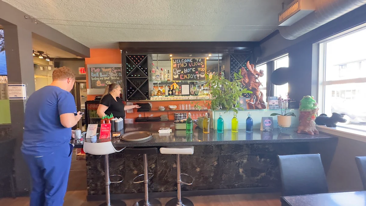 Vibe, Pho Vuong Restaurant - Duncan