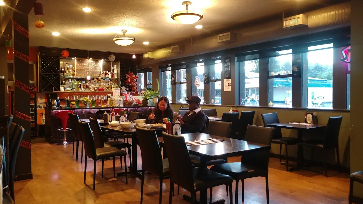 Vibe, Pho Vuong Restaurant - Duncan