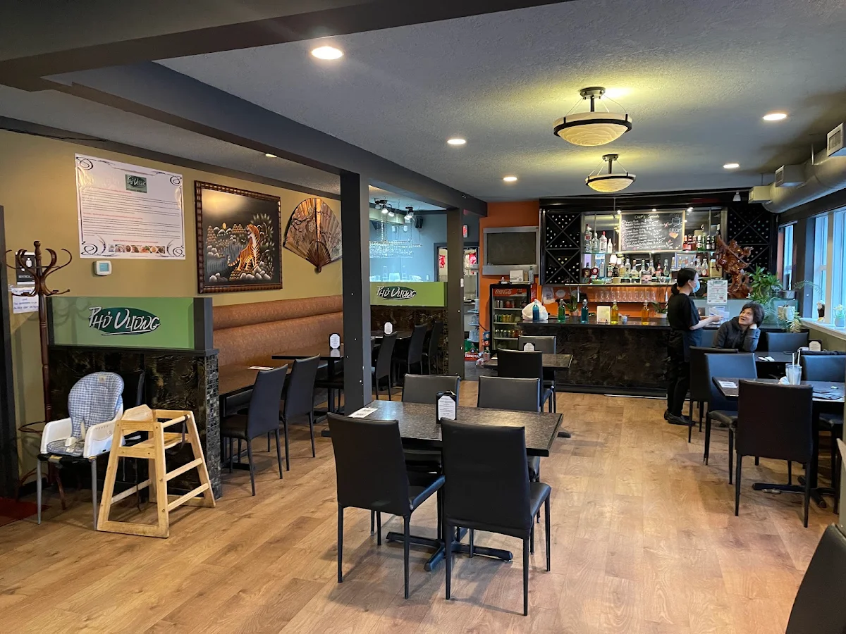 Vibe, Pho Vuong Restaurant - Duncan
