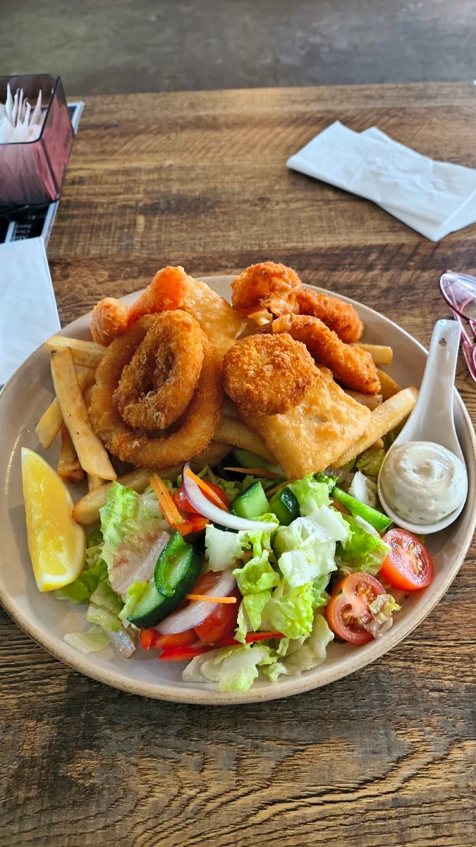 Food & drink, Fare Cravin' cafe