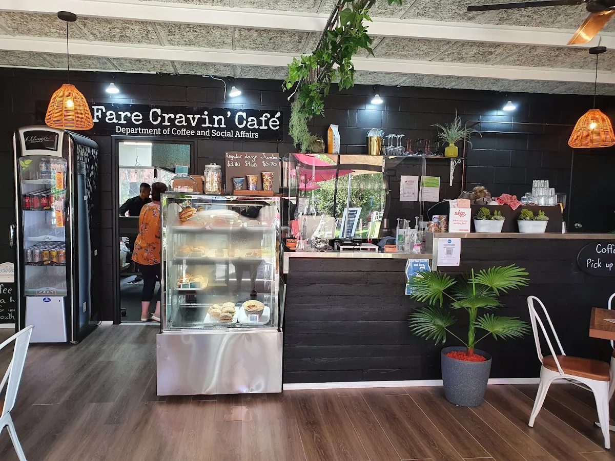 Vibe, Fare Cravin' cafe