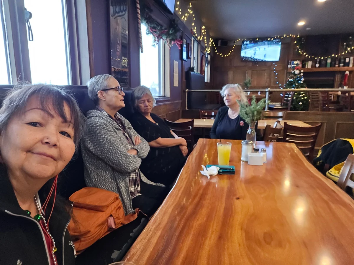 Vibe, The Office Pub & Grill