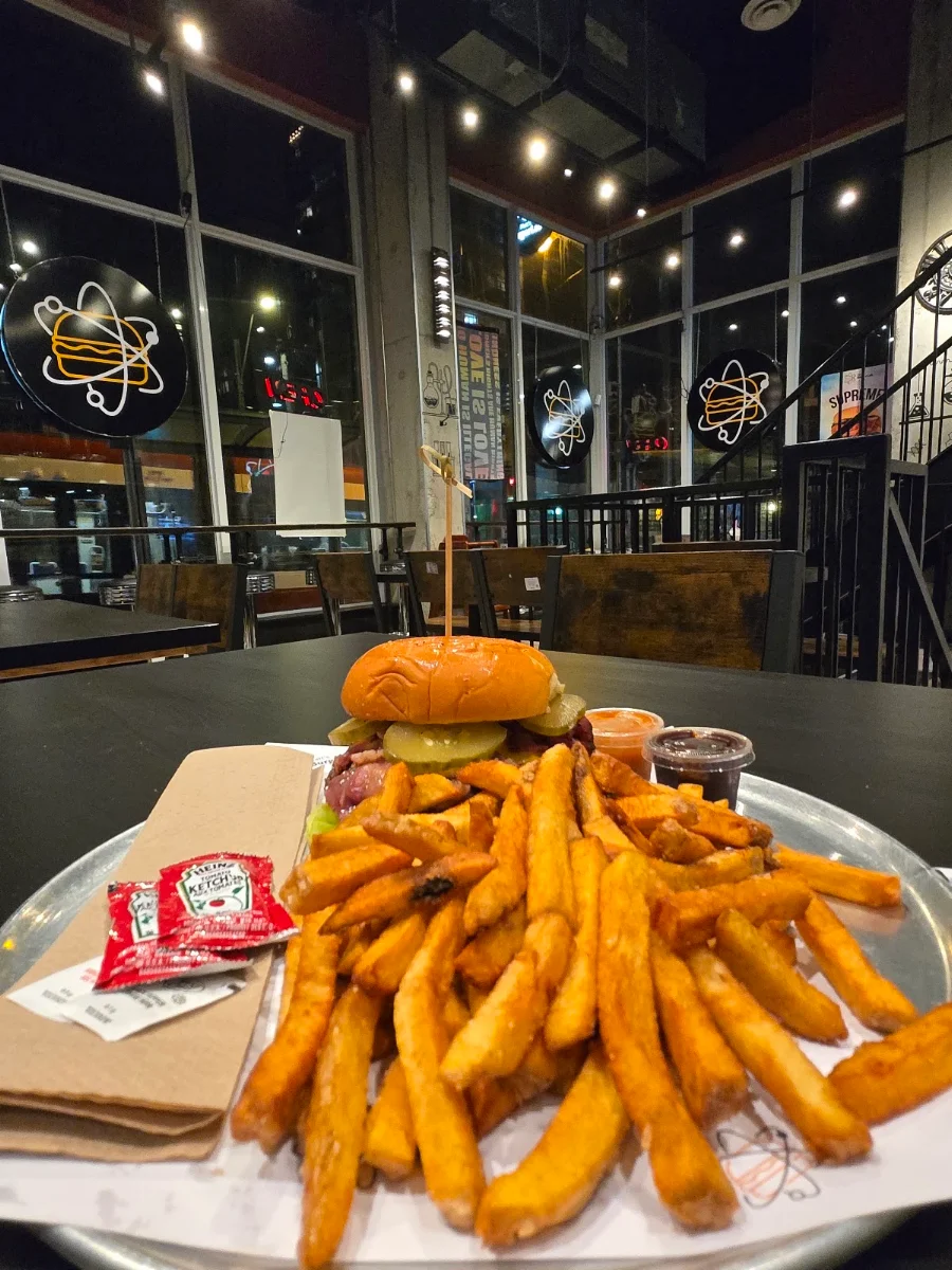 Food & drink, Matt’s Burger Lab Queen St W