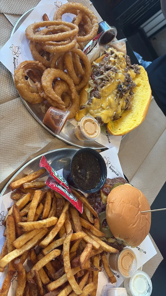 Food & drink, Matt’s Burger Lab Queen St W