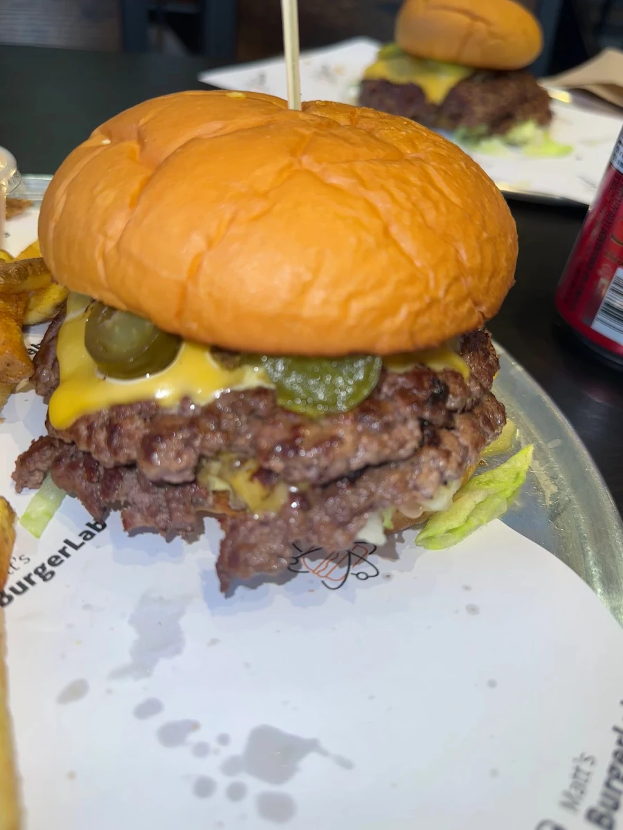 Food & drink, Matt’s Burger Lab Queen St W