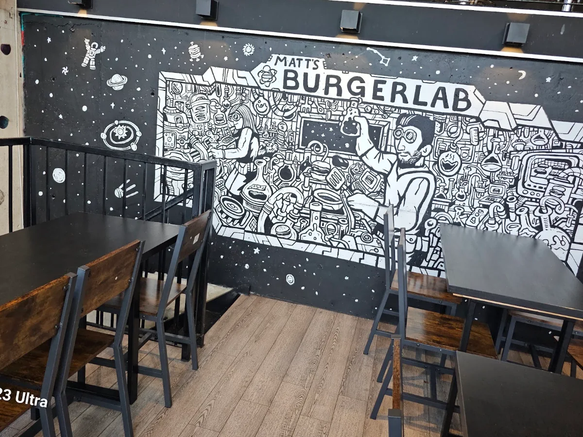 Vibe, Matt’s Burger Lab Queen St W