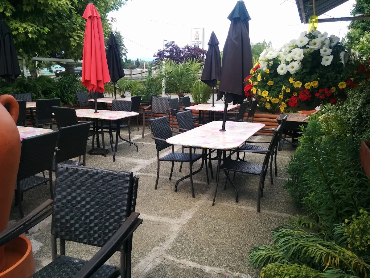 Vibe, Pescadores Bistro