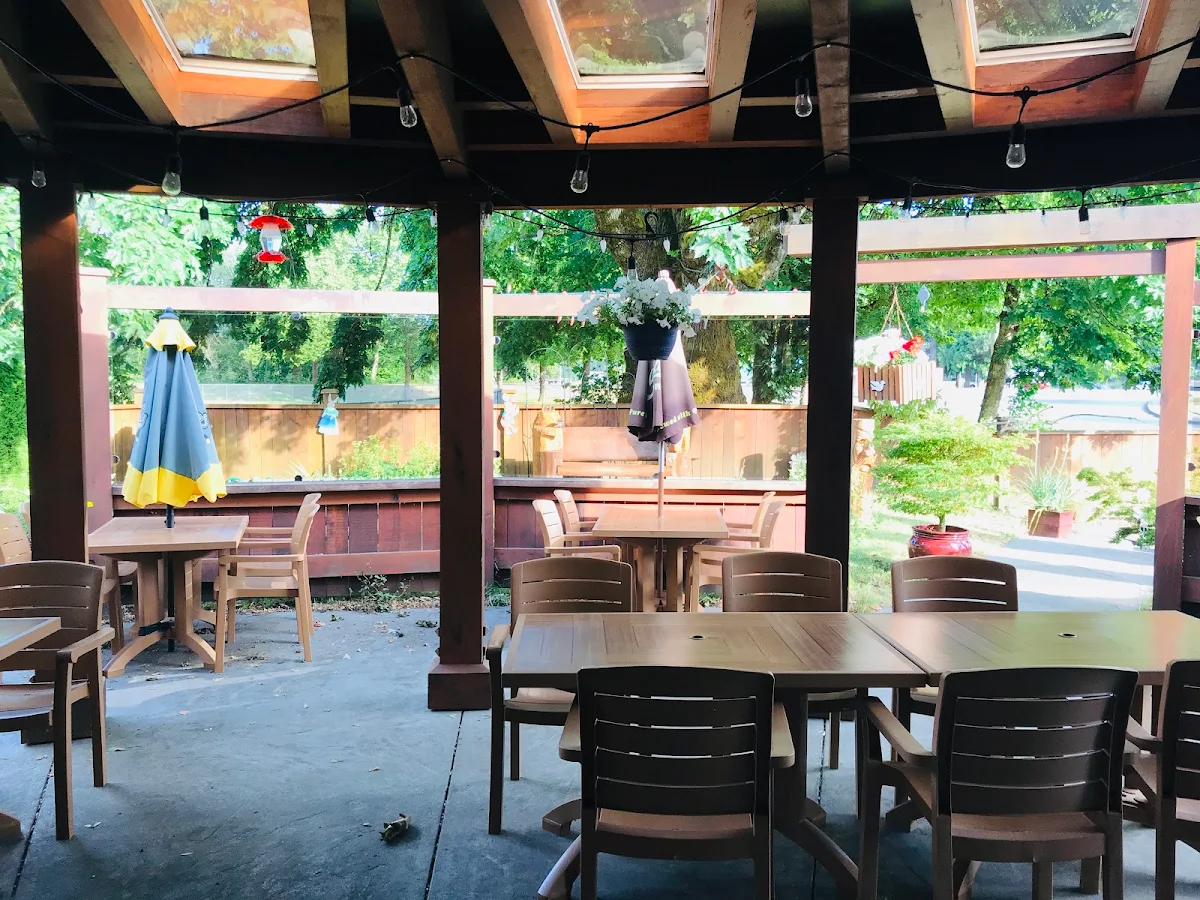 Vibe, Pescadores Bistro