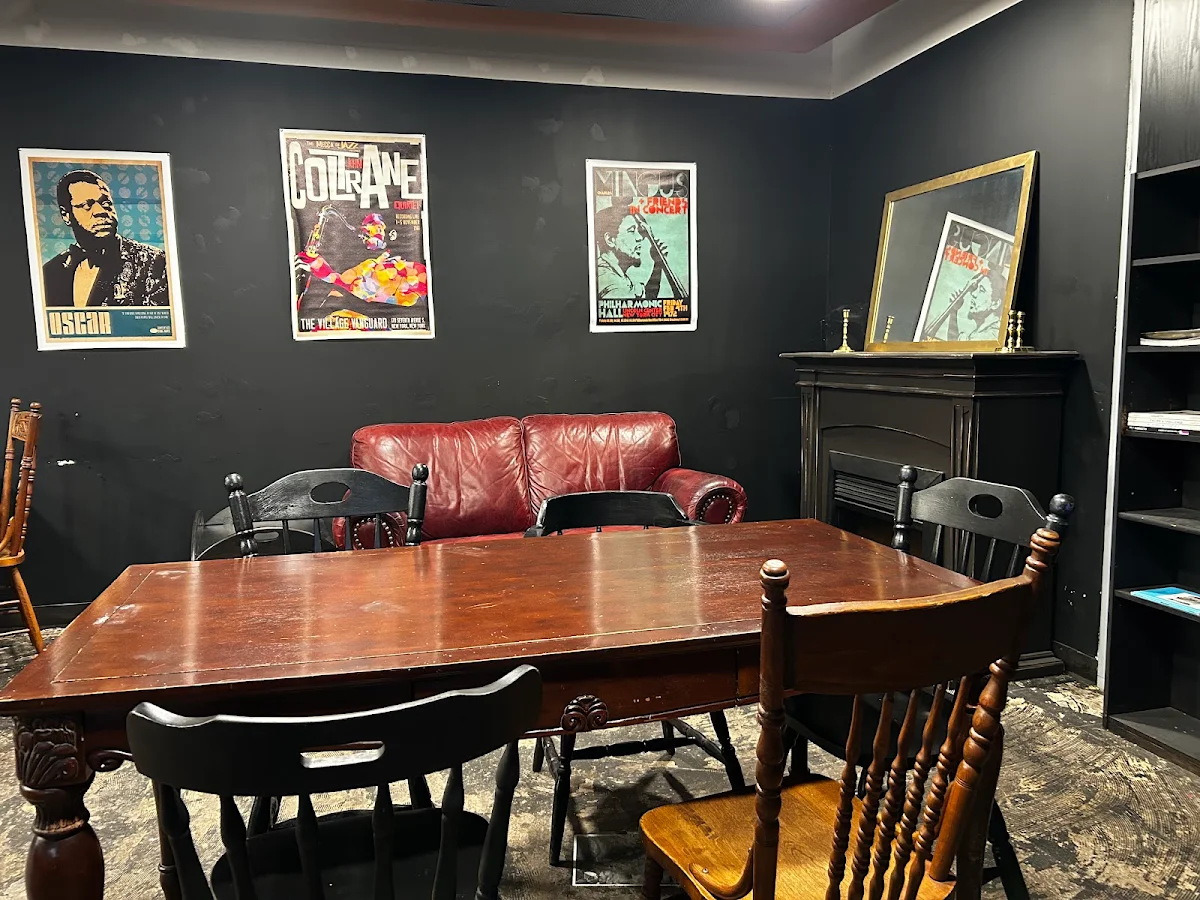 Vibe, Flossie's Sandwich Parlor - Belleville