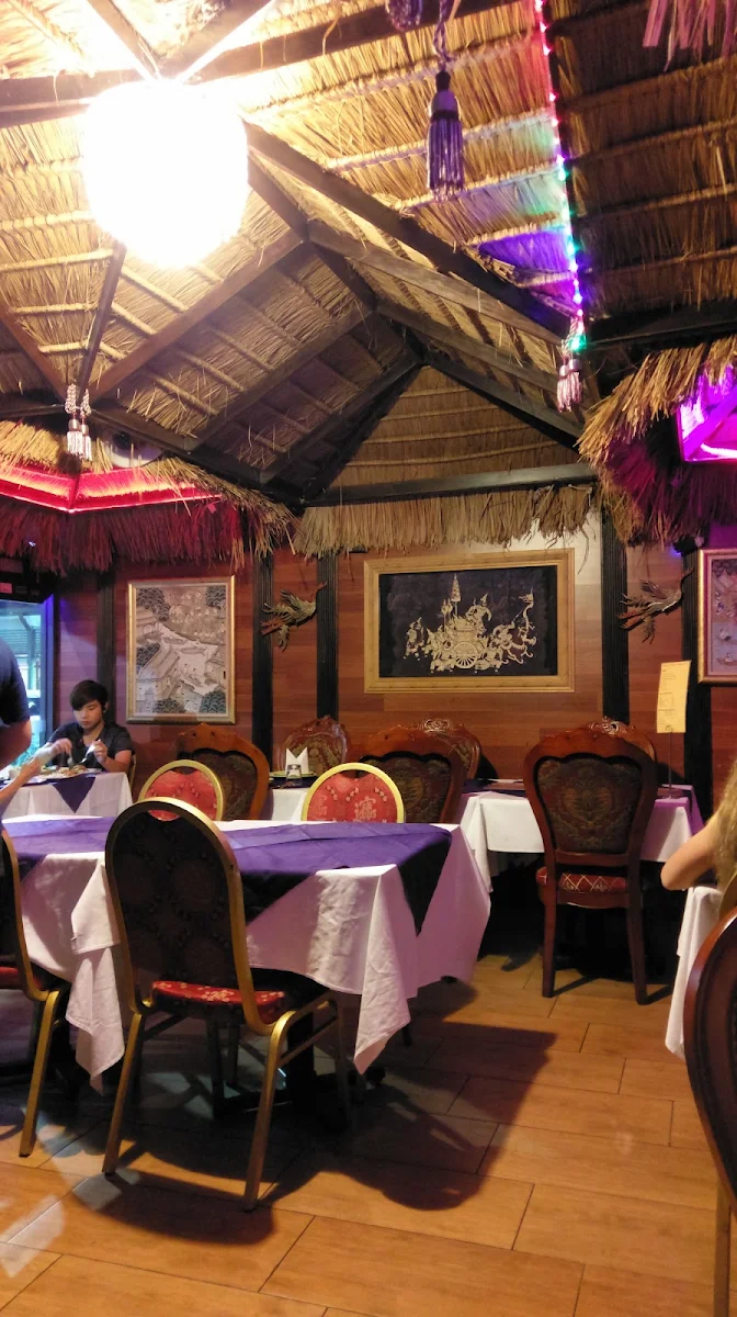 Vibe, The Royal Thai Hut