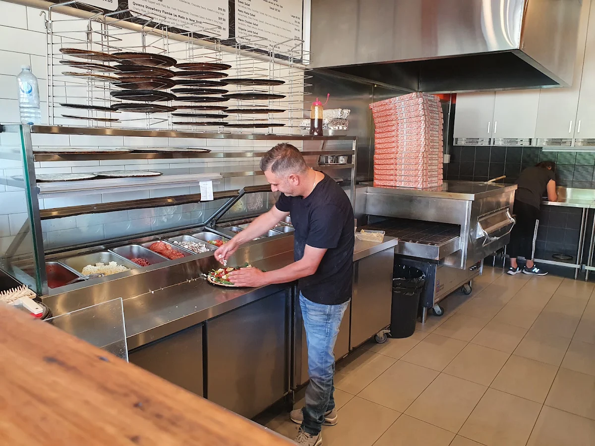 Vibe, Empire Pizza House
