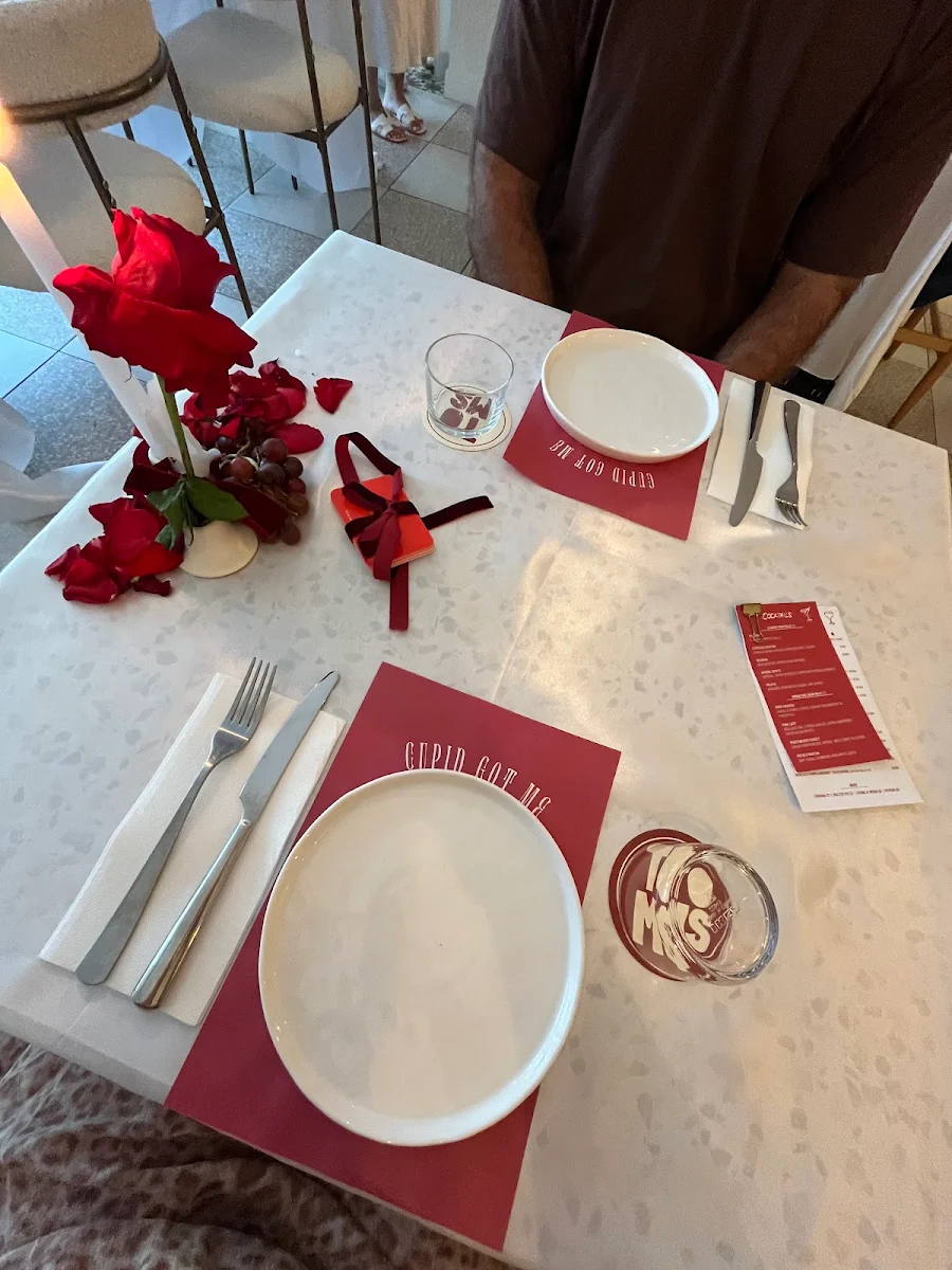 Food & drink, TOMS Eatery