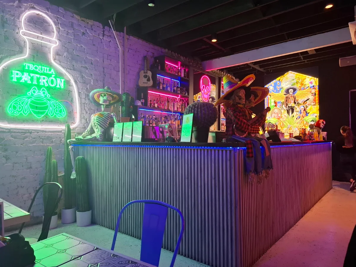 Vibe, Hecho en Mexico Richmond (Rooftop Bar)