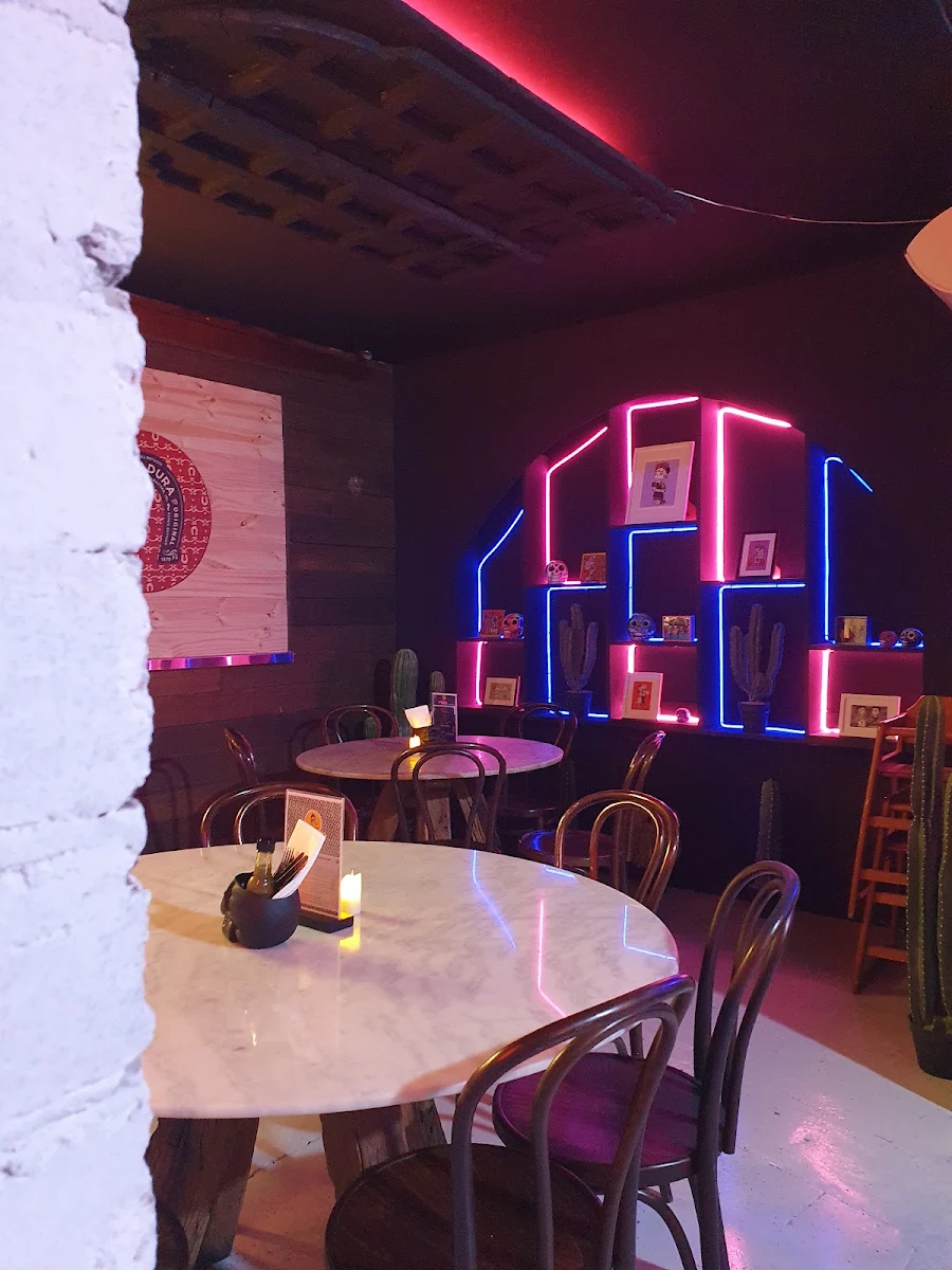 Vibe, Hecho en Mexico Richmond (Rooftop Bar)