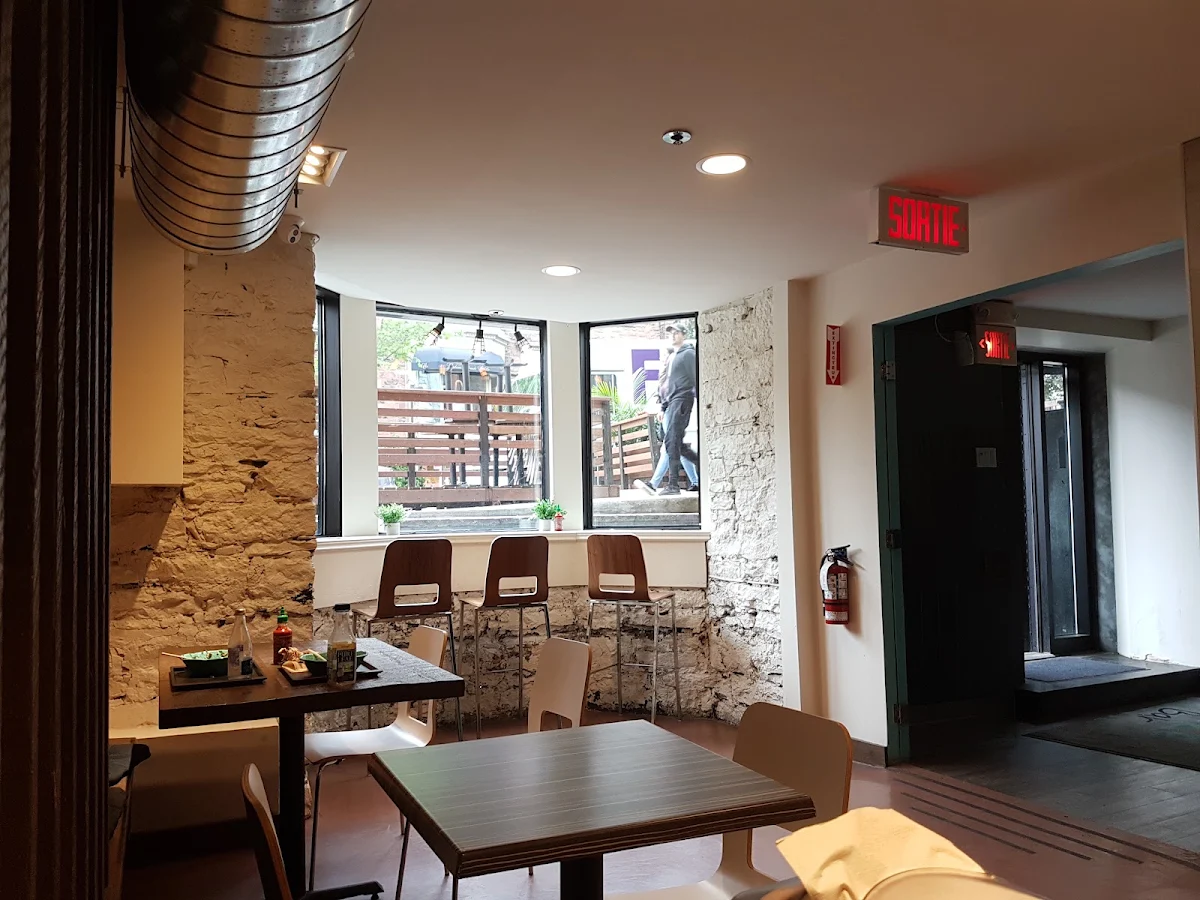 Vibe, Le Poké Station Crescent