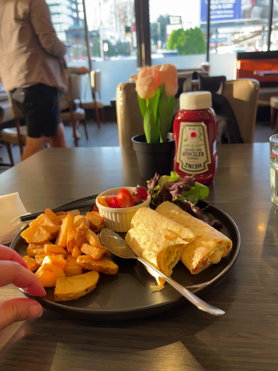 Food & drink, AT Cafe