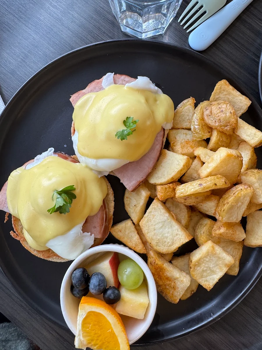 Food & drink, AT Cafe