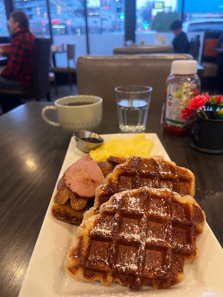 Food & drink, AT Cafe