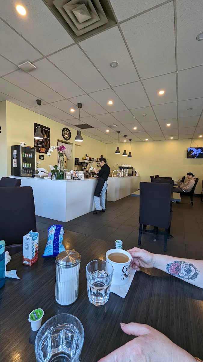 Vibe, AT Cafe