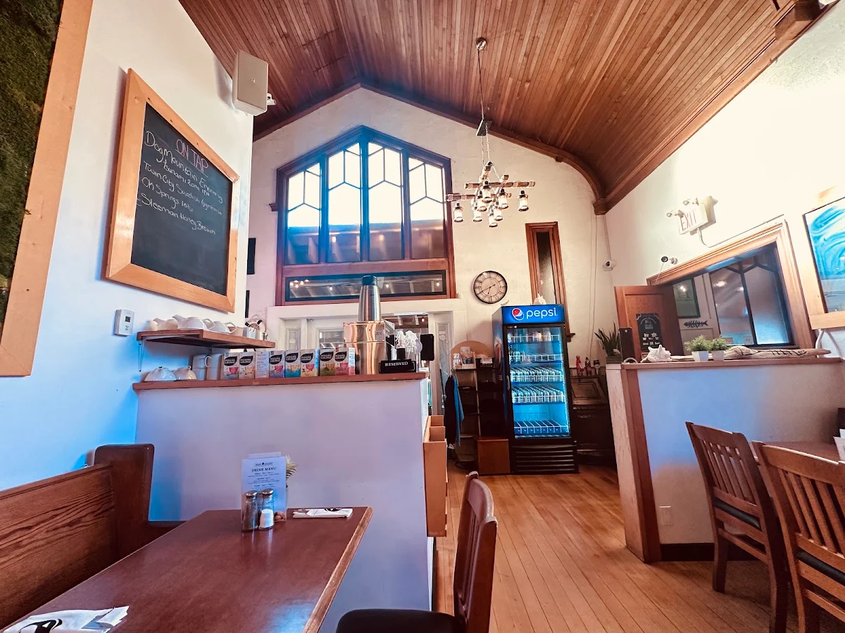 Vibe, Bare Bones Fish House & Smokery