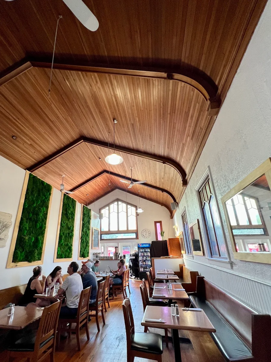 Vibe, Bare Bones Fish House & Smokery