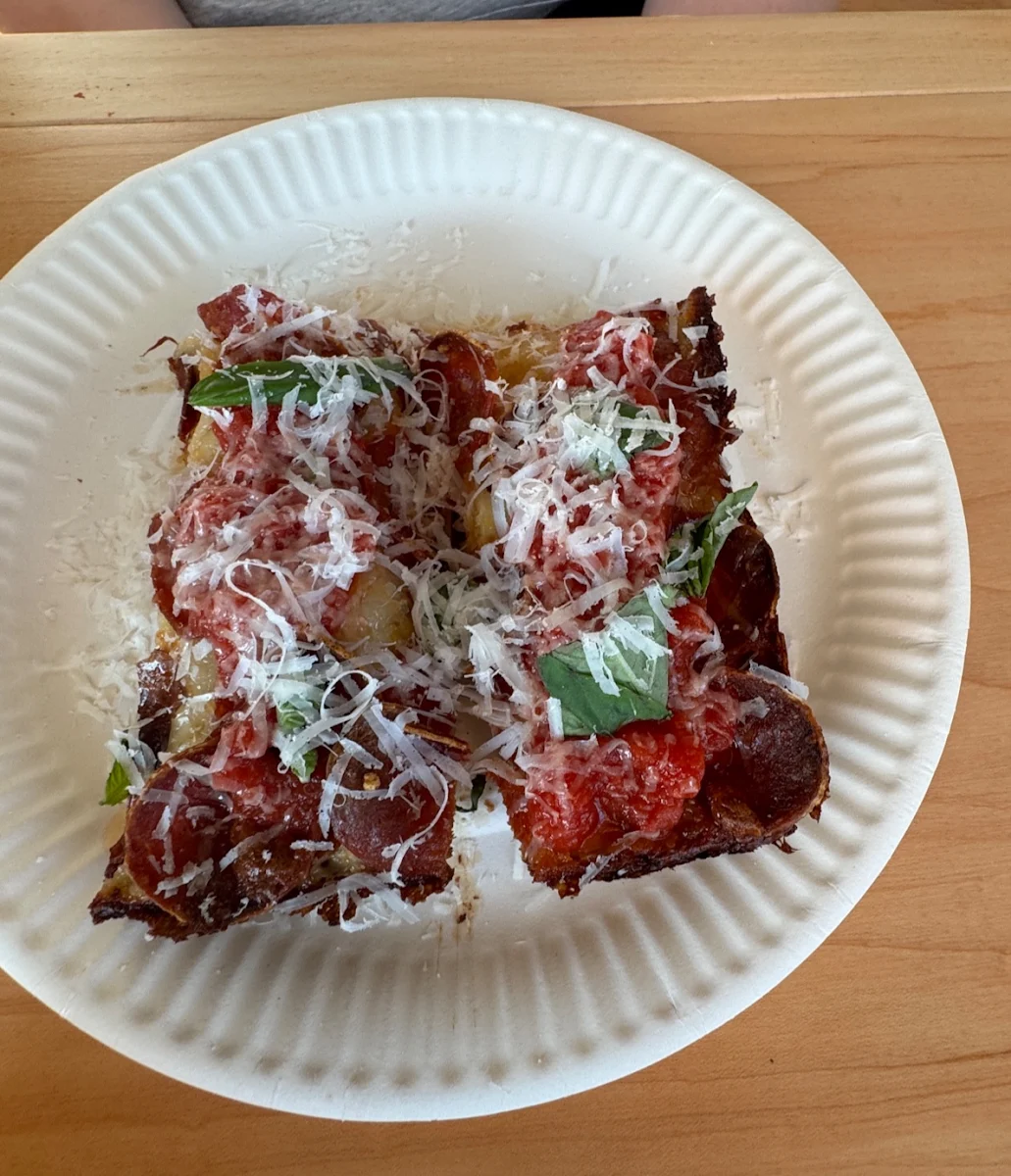 Food & drink, Renaissance Detroit Style Pizza
