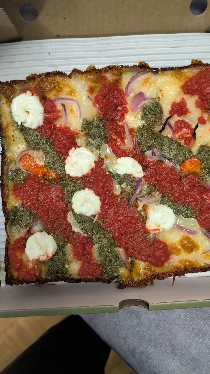 Food & drink, Renaissance Detroit Style Pizza
