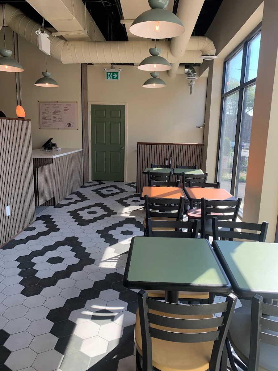 Vibe, Renaissance Detroit Style Pizza