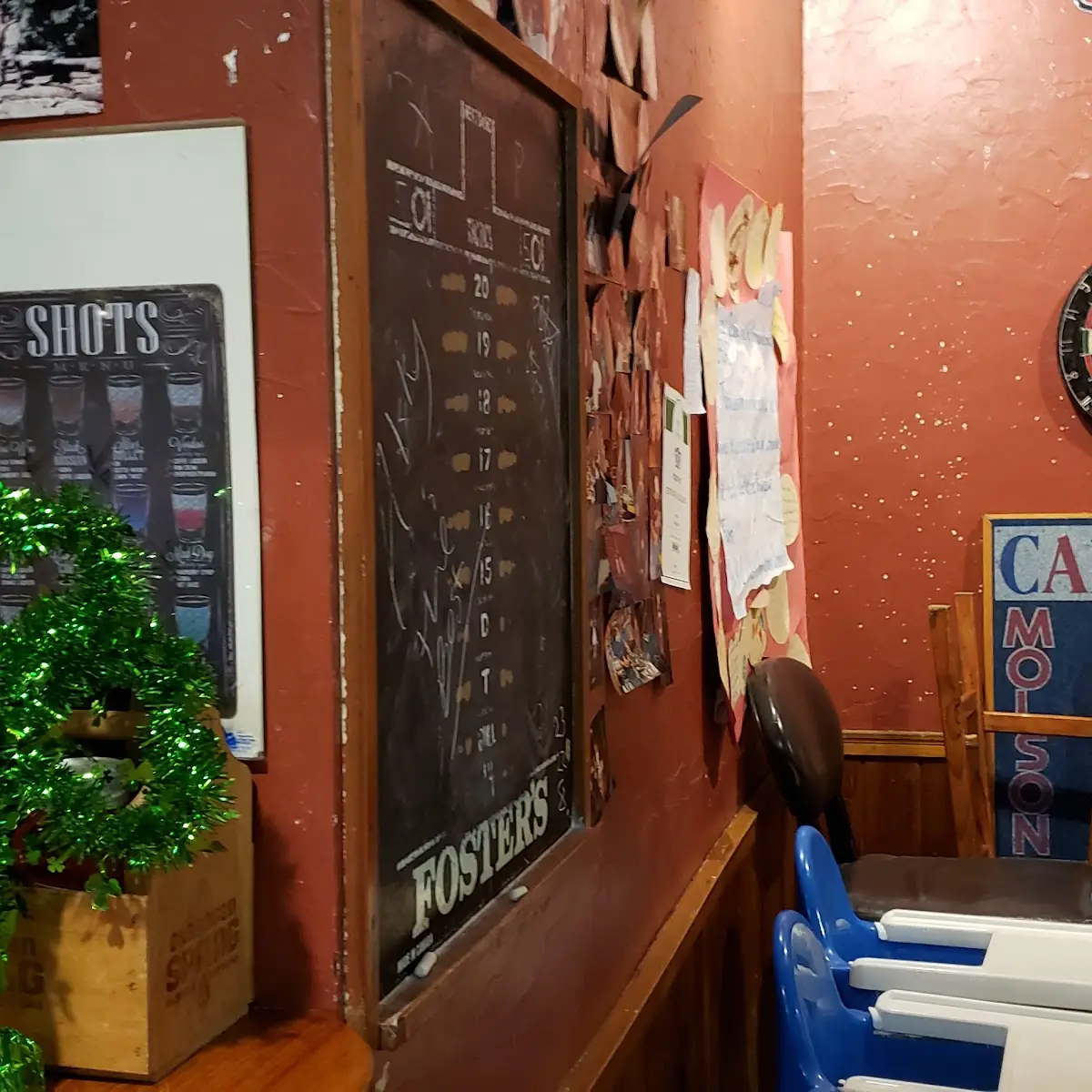 Vibe, Hummingbird Pub & Family Restaurant