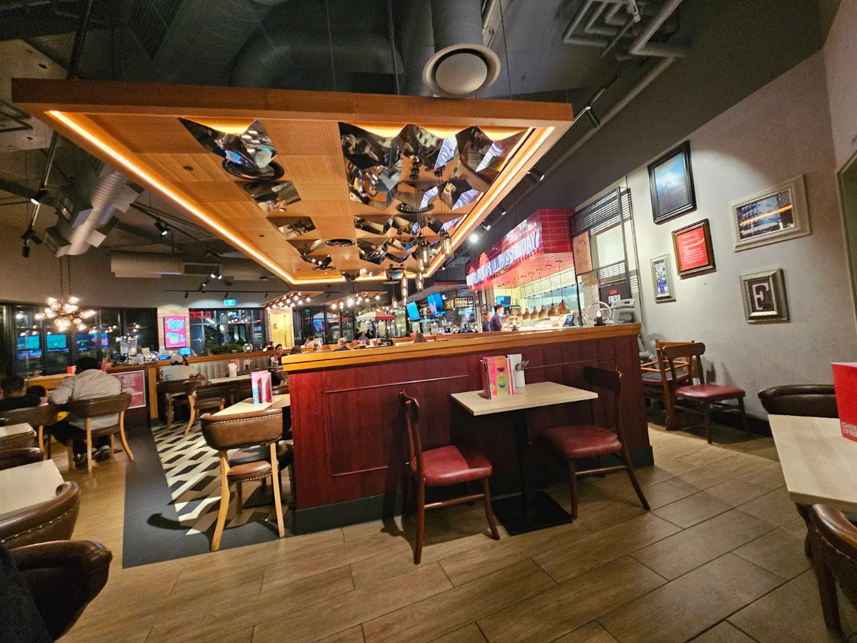Vibe, TGI Fridays Carousel