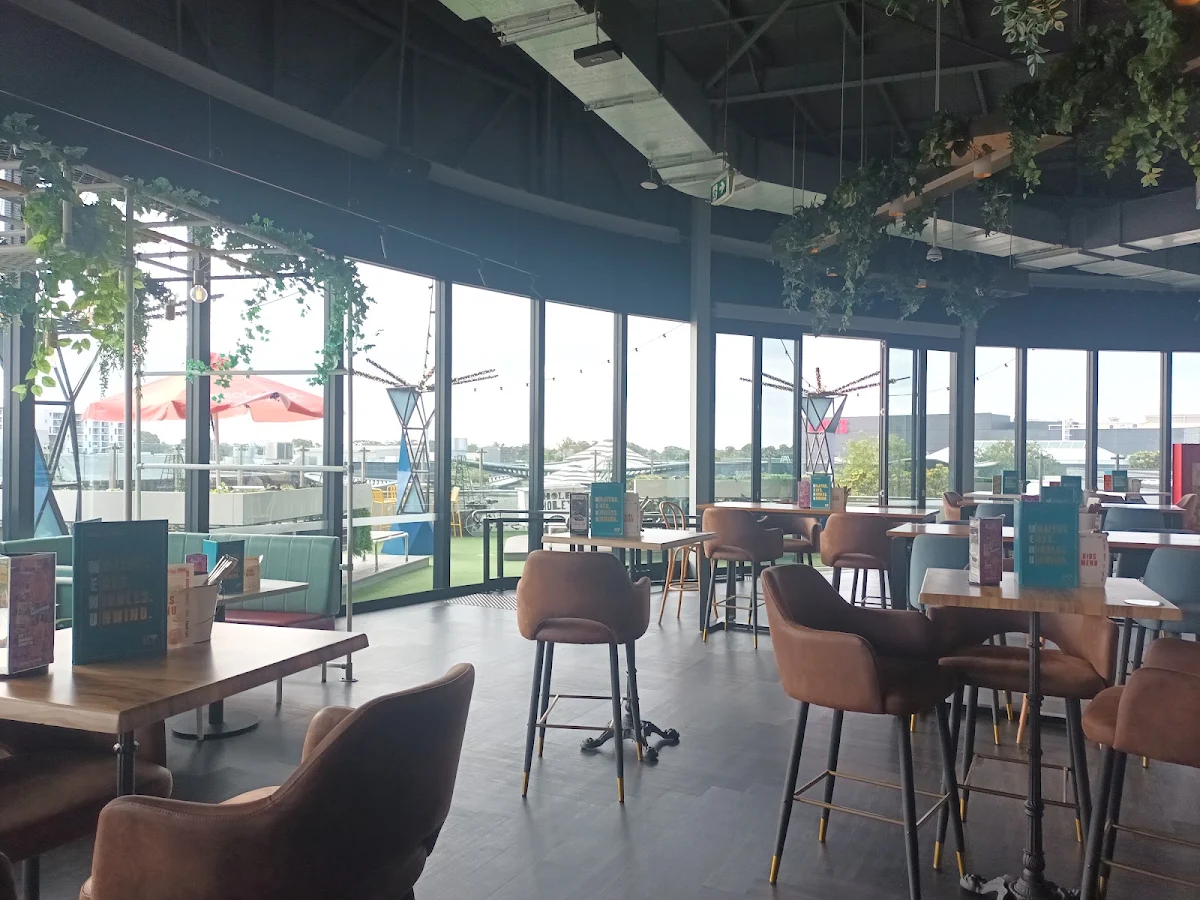 Vibe, TGI Fridays Carousel