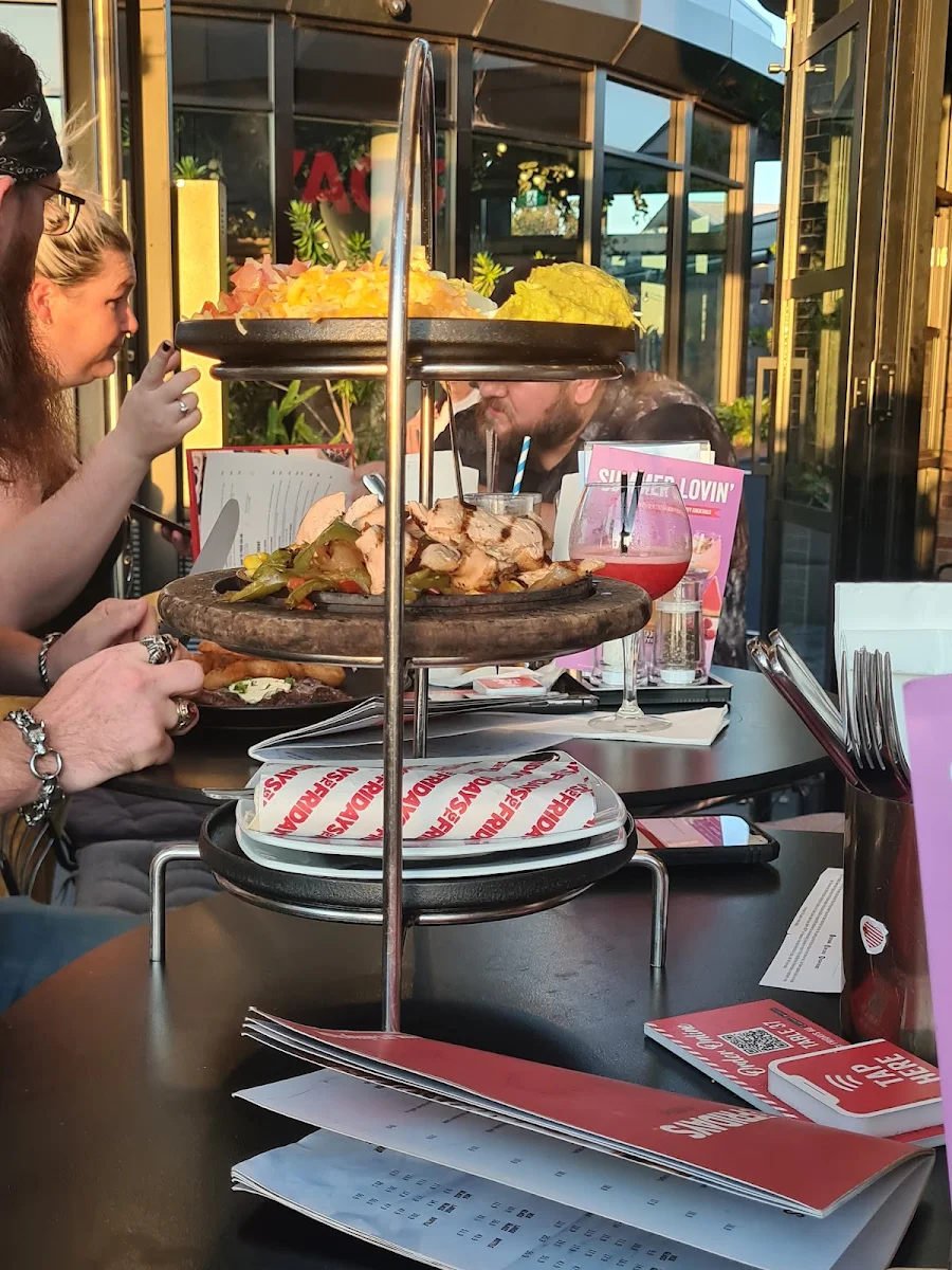 Vibe, TGI Fridays Carousel