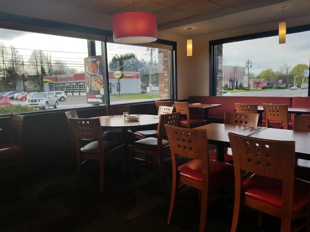 Vibe, Pizza Hut