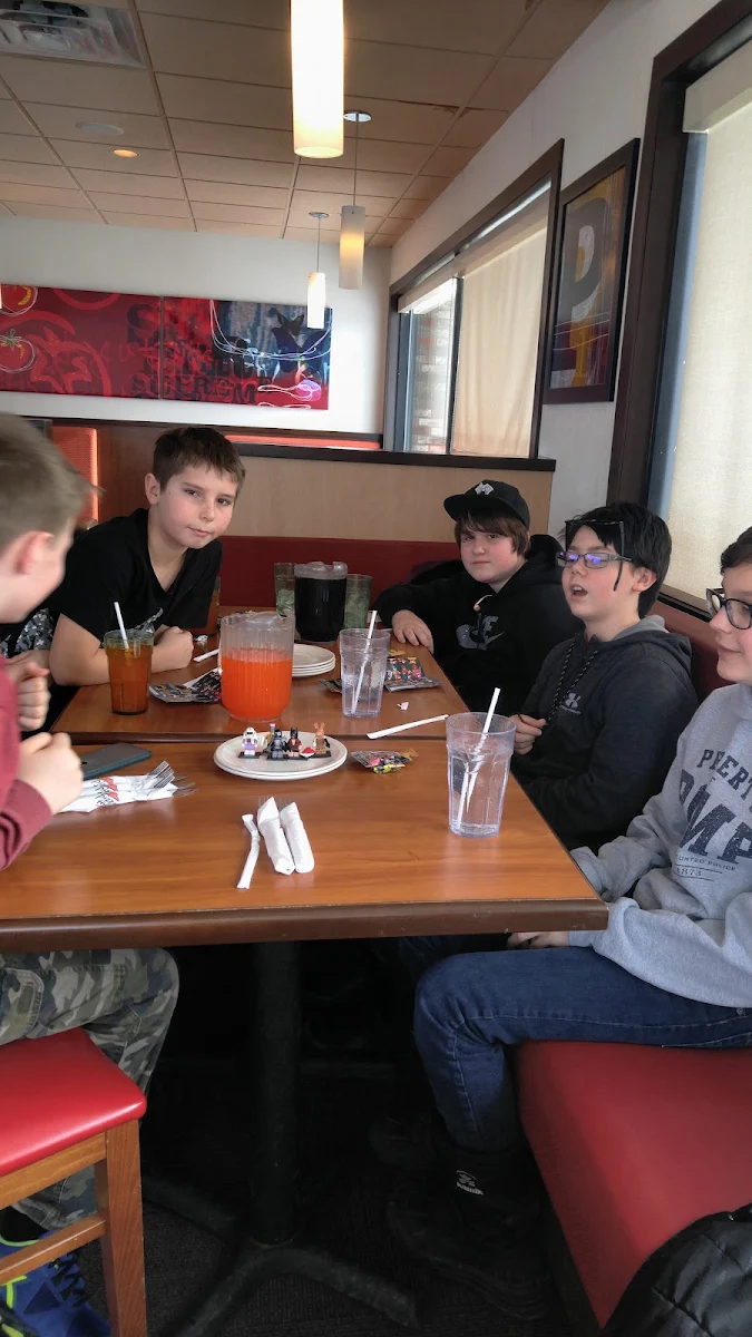 Vibe, Pizza Hut