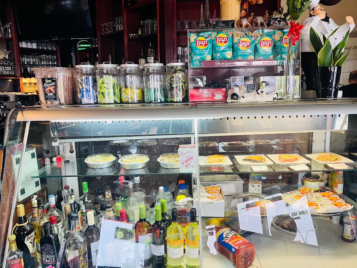 Vibe, Cafe Bistro IL Momento