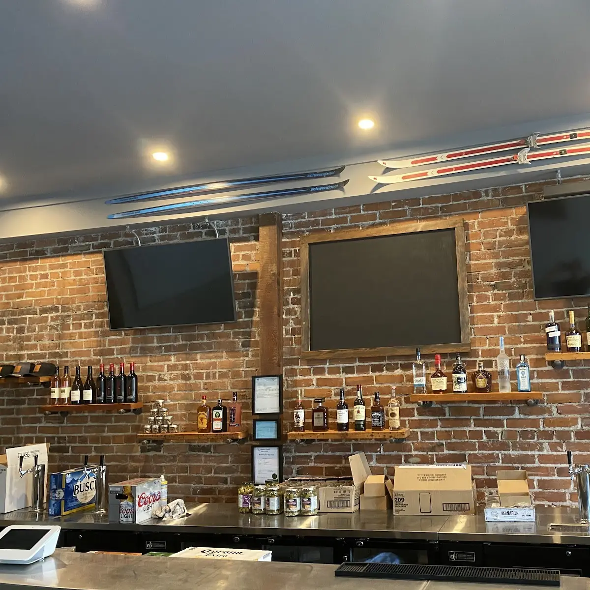 Vibe, The Bar + Kitchen