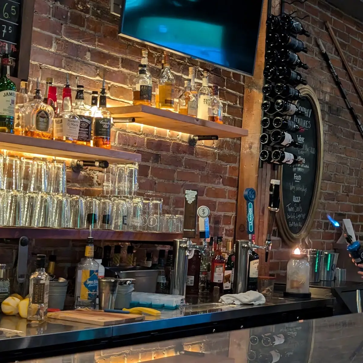 Vibe, The Bar + Kitchen