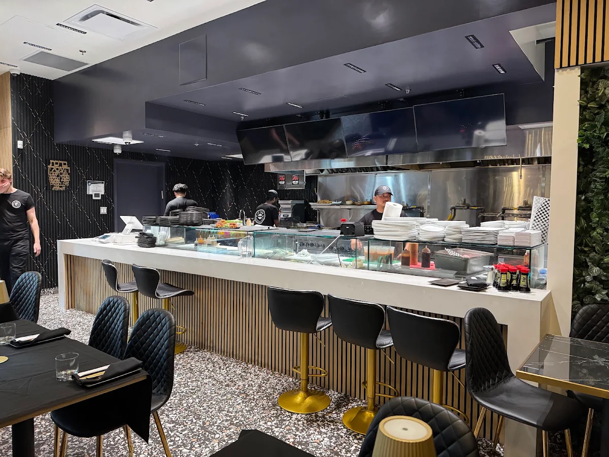 Vibe, Le Coin Sushi & Burger Bar
