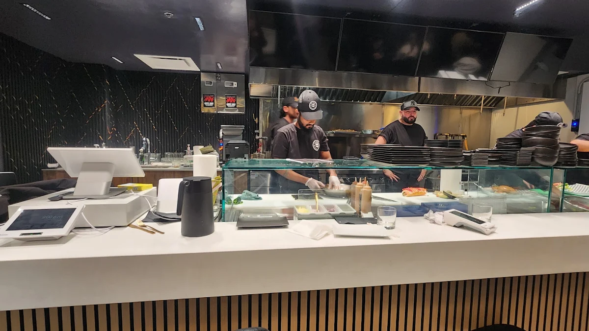 Vibe, Le Coin Sushi & Burger Bar