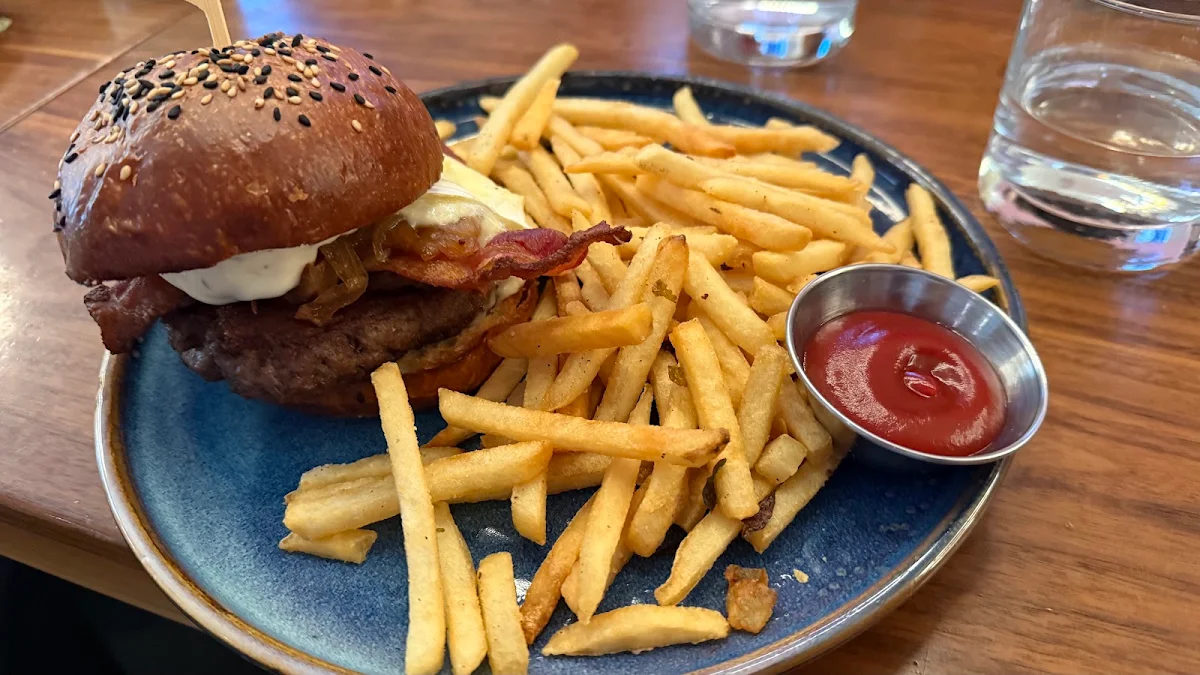 Food & drink, radius® on Brant