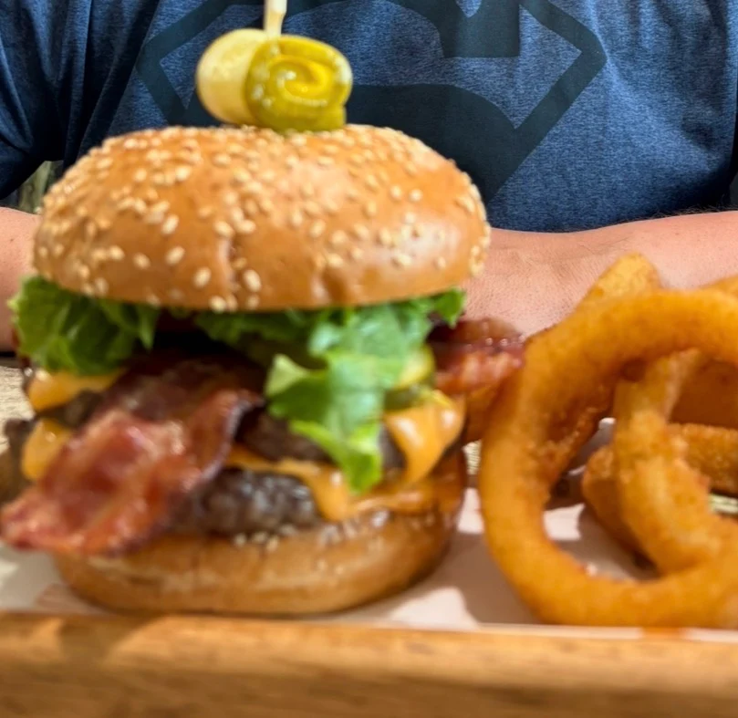 Food & drink, Between The Buns- Watrous
