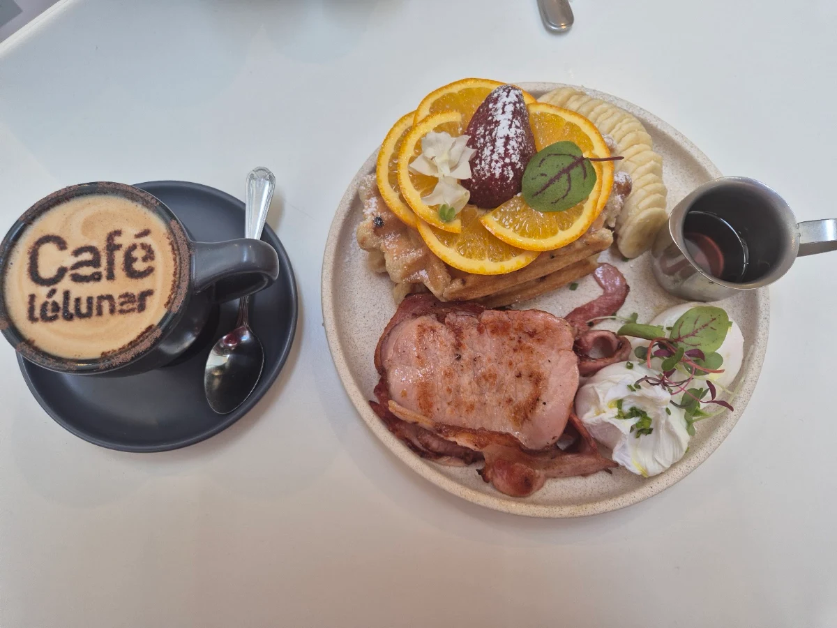 Food & drink, Cafe LeLunar