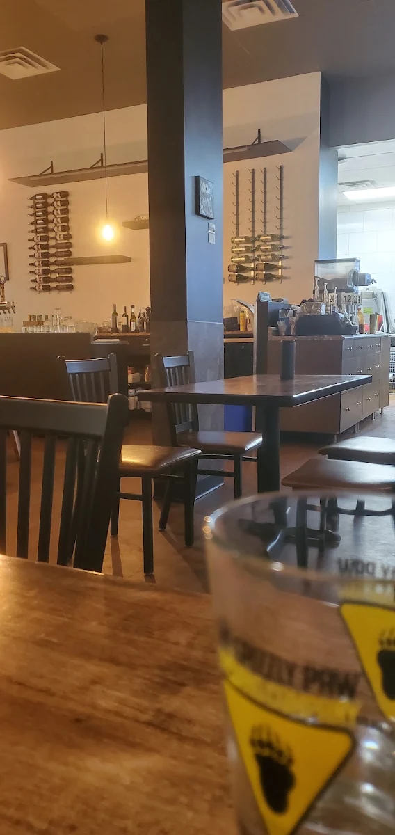 Vibe, Creekers Bistro and Restaurant